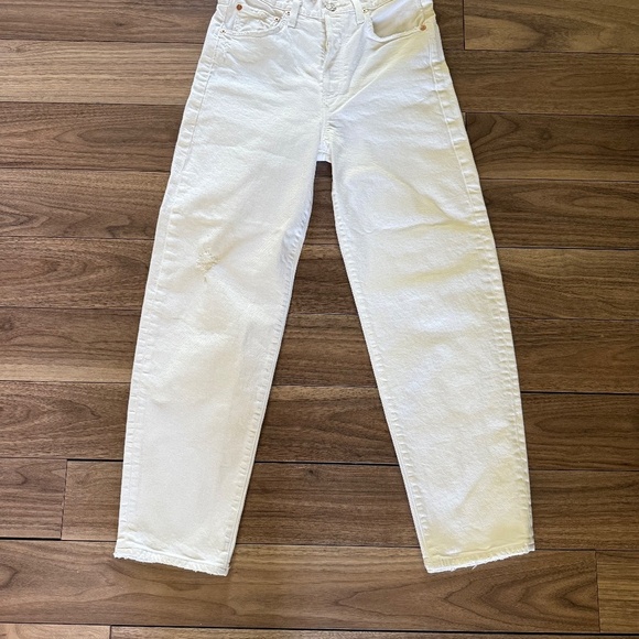 CITIZENS OF HUMANITY | Size 26 | Horseshoe Distressed Barrel-Leg Jeans - Picture 4 of 12